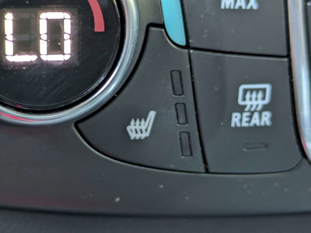 Used 2022 Chevrolet Traverse LT FWD image 22