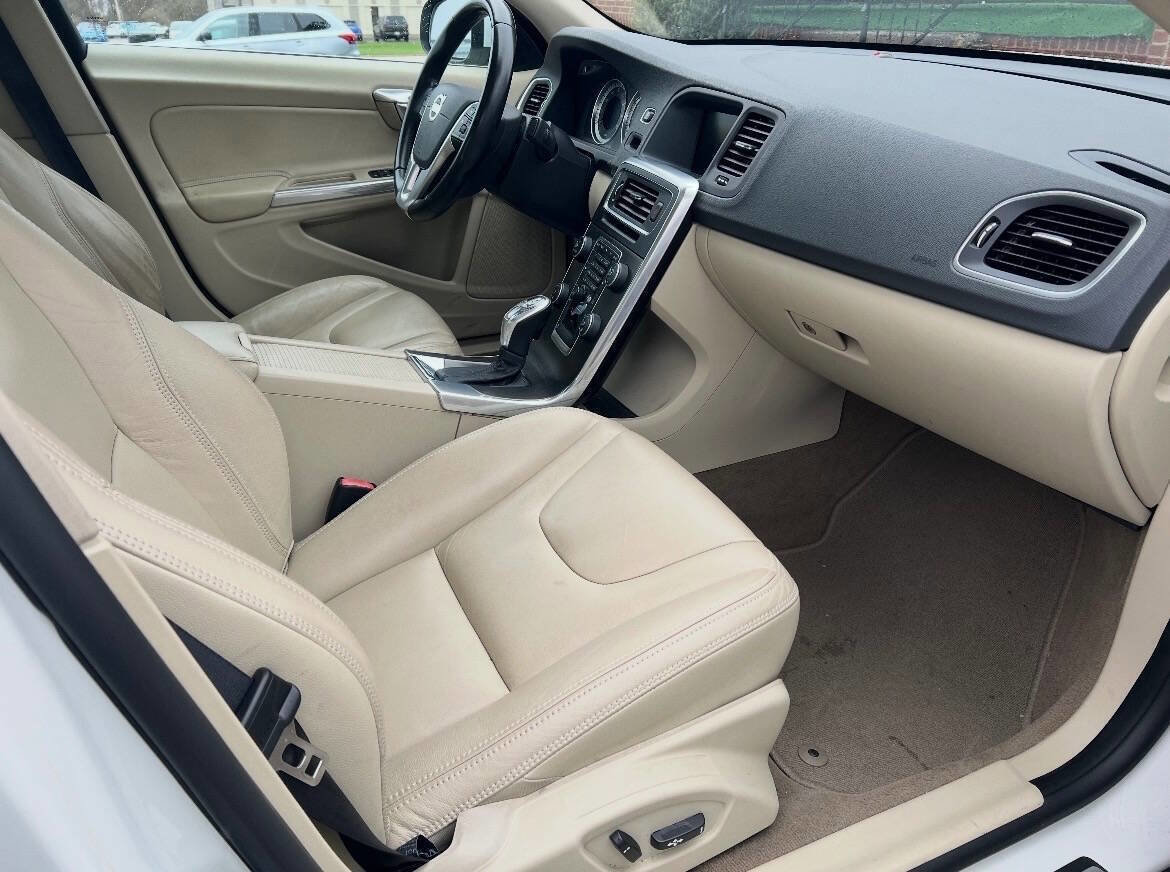 Used 2013 Volvo S60 T5 image 10