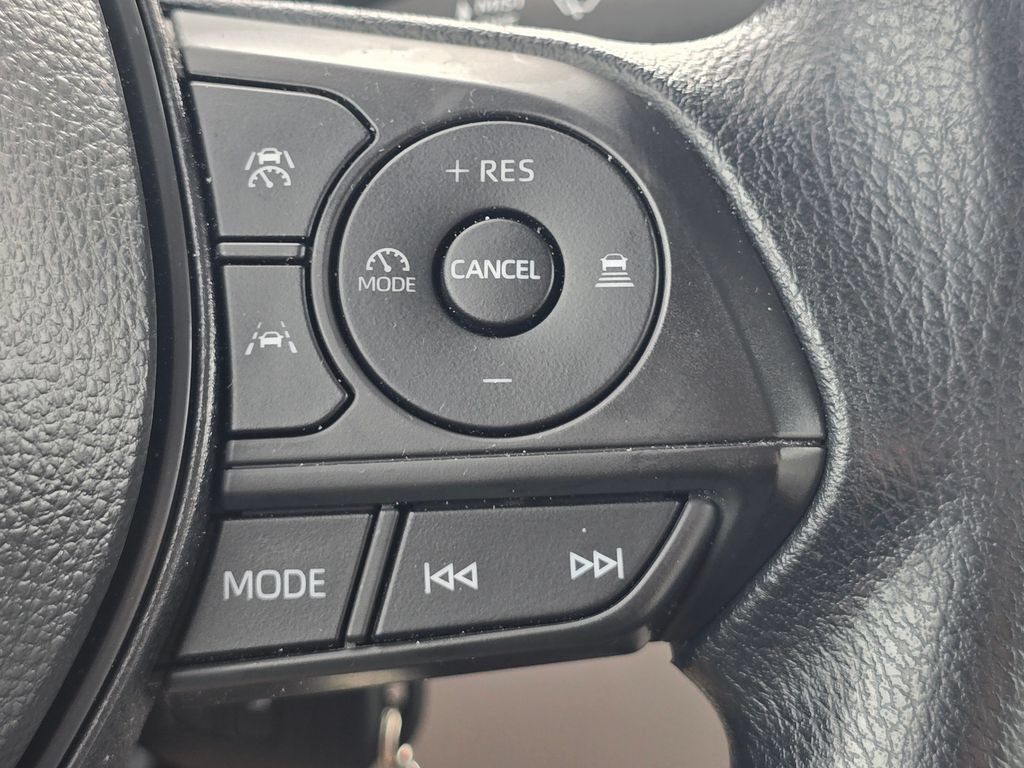 Used 2025 Toyota Corolla Cross L FWD image 29