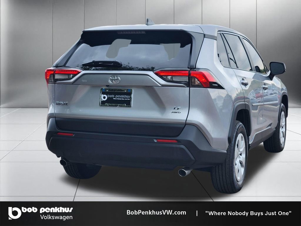 Used 2024 Toyota RAV4 LE AWD/4WD image 25
