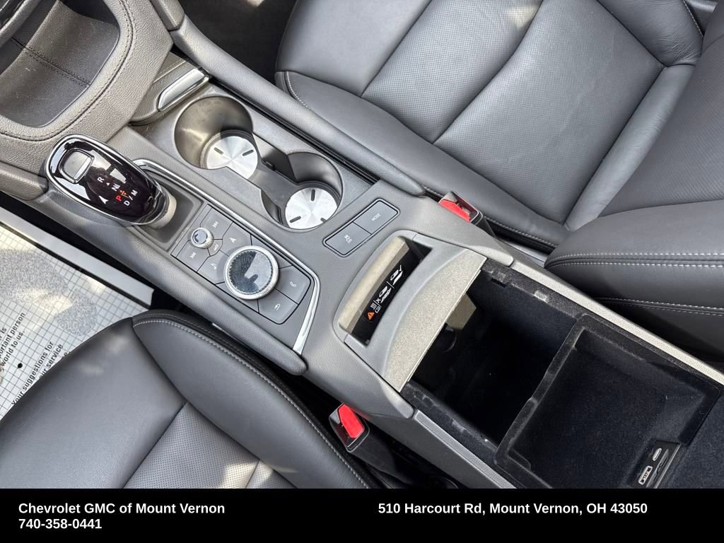 Used 2025 Cadillac XT6 Premium Luxury image 27