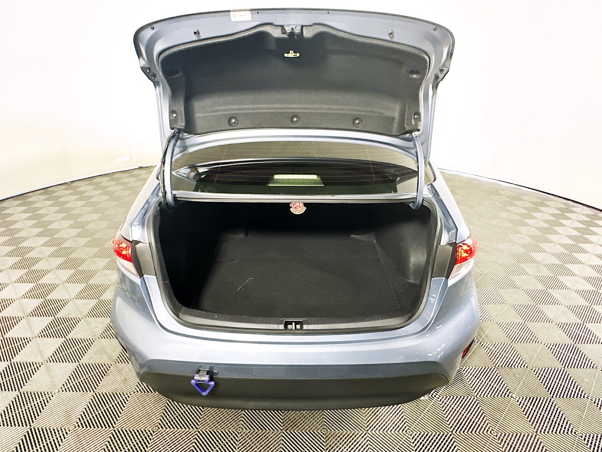Used 2025 Toyota Corolla LE w/ LE Premium Package FWD image 31