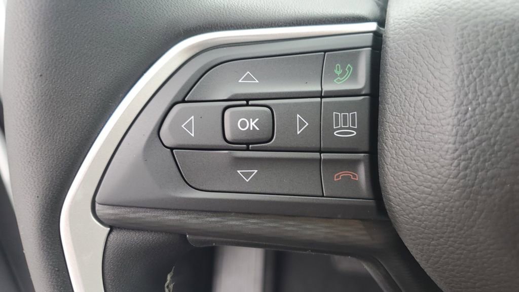 New 2025 Jeep Grand Cherokee Altitude image 31