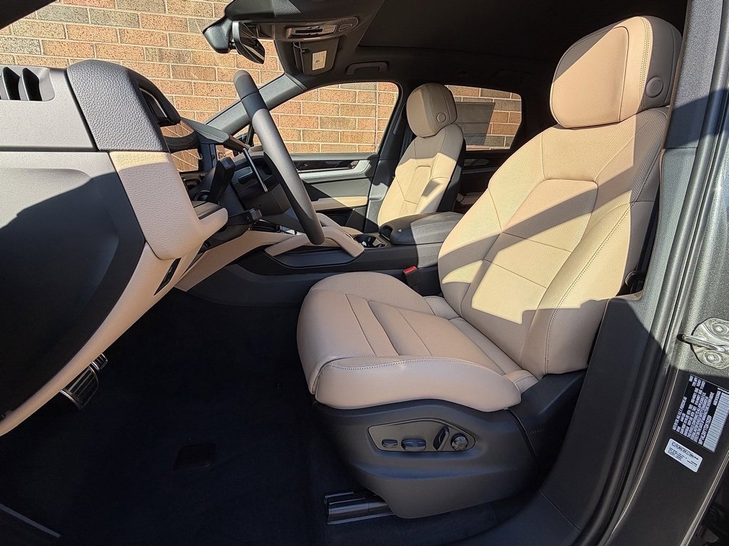 New 2026 Porsche Cayenne S image 5