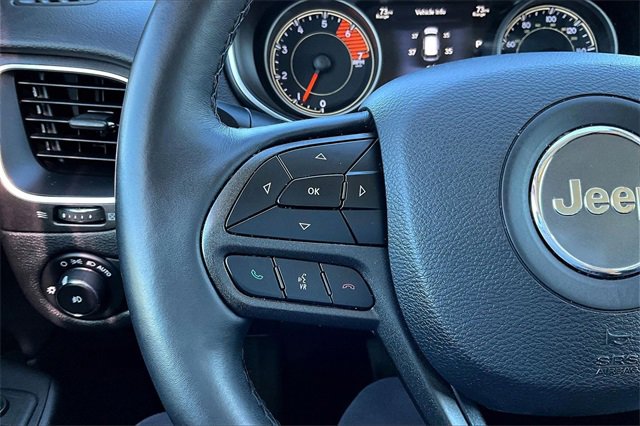 Used 2019 Jeep Cherokee Trailhawk image 20