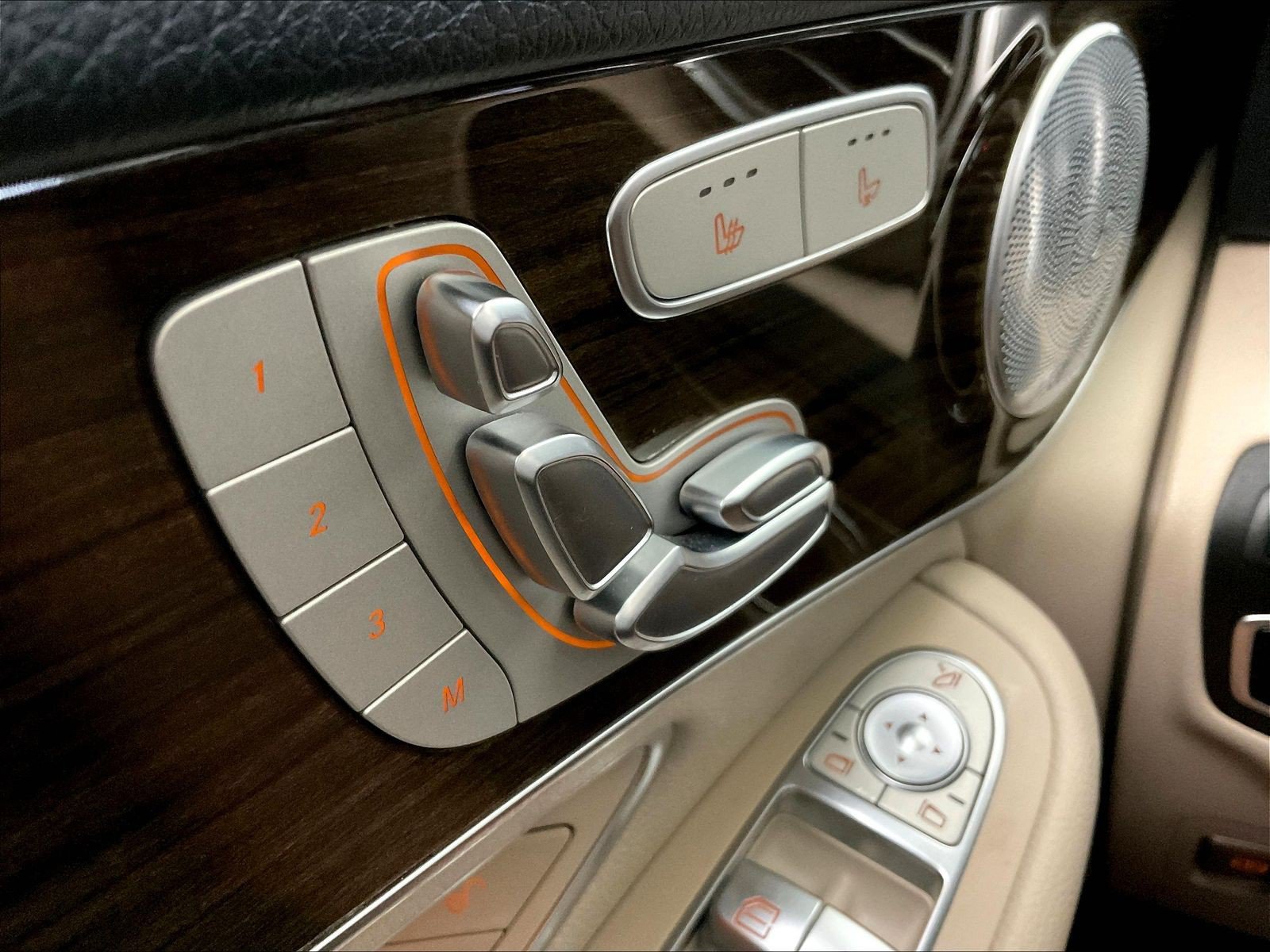 Certified 2019 Mercedes-Benz GLC 300 4MATIC image 36
