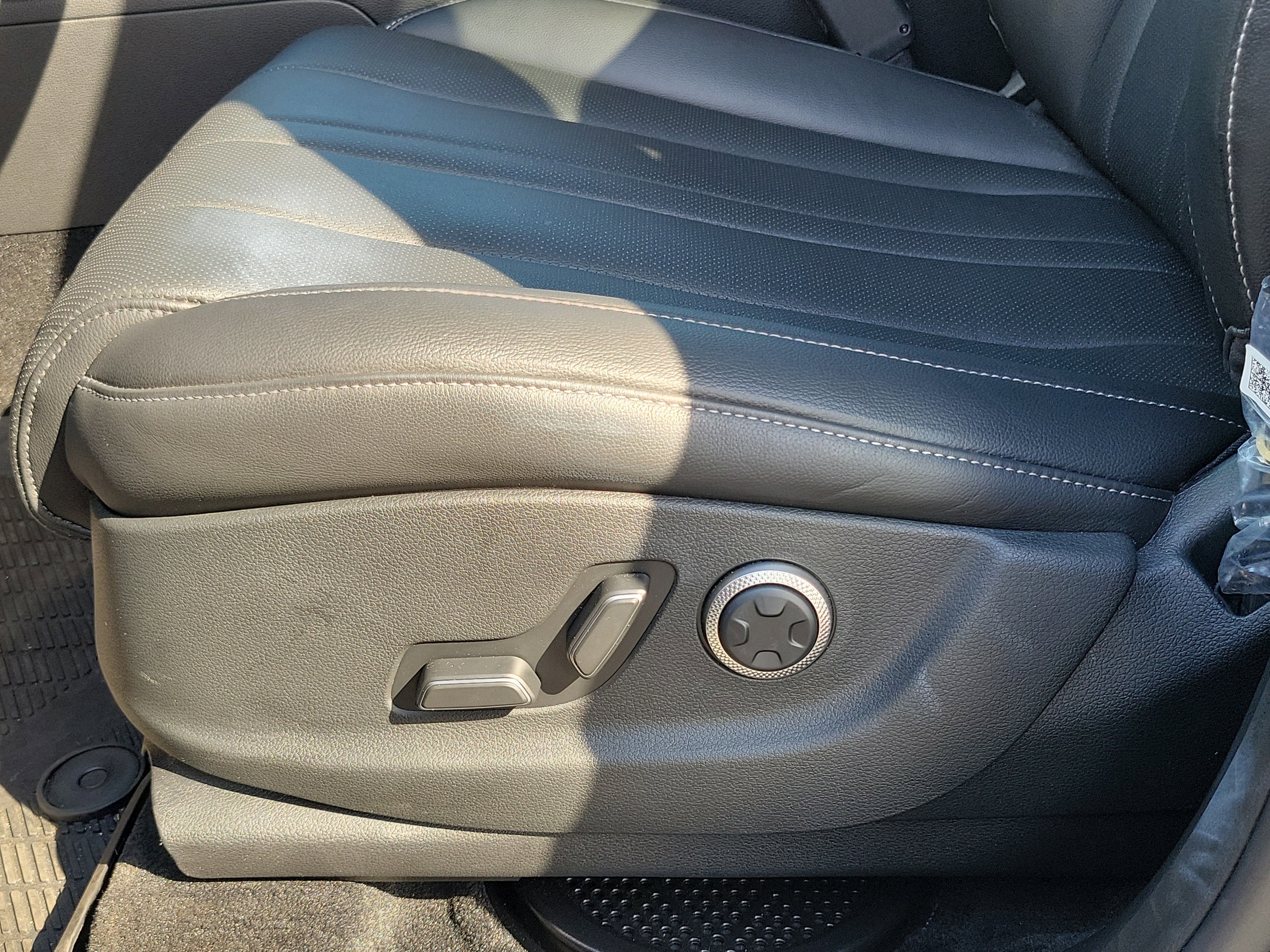 Certified 2025 Genesis GV80 2.5T Standard image 17