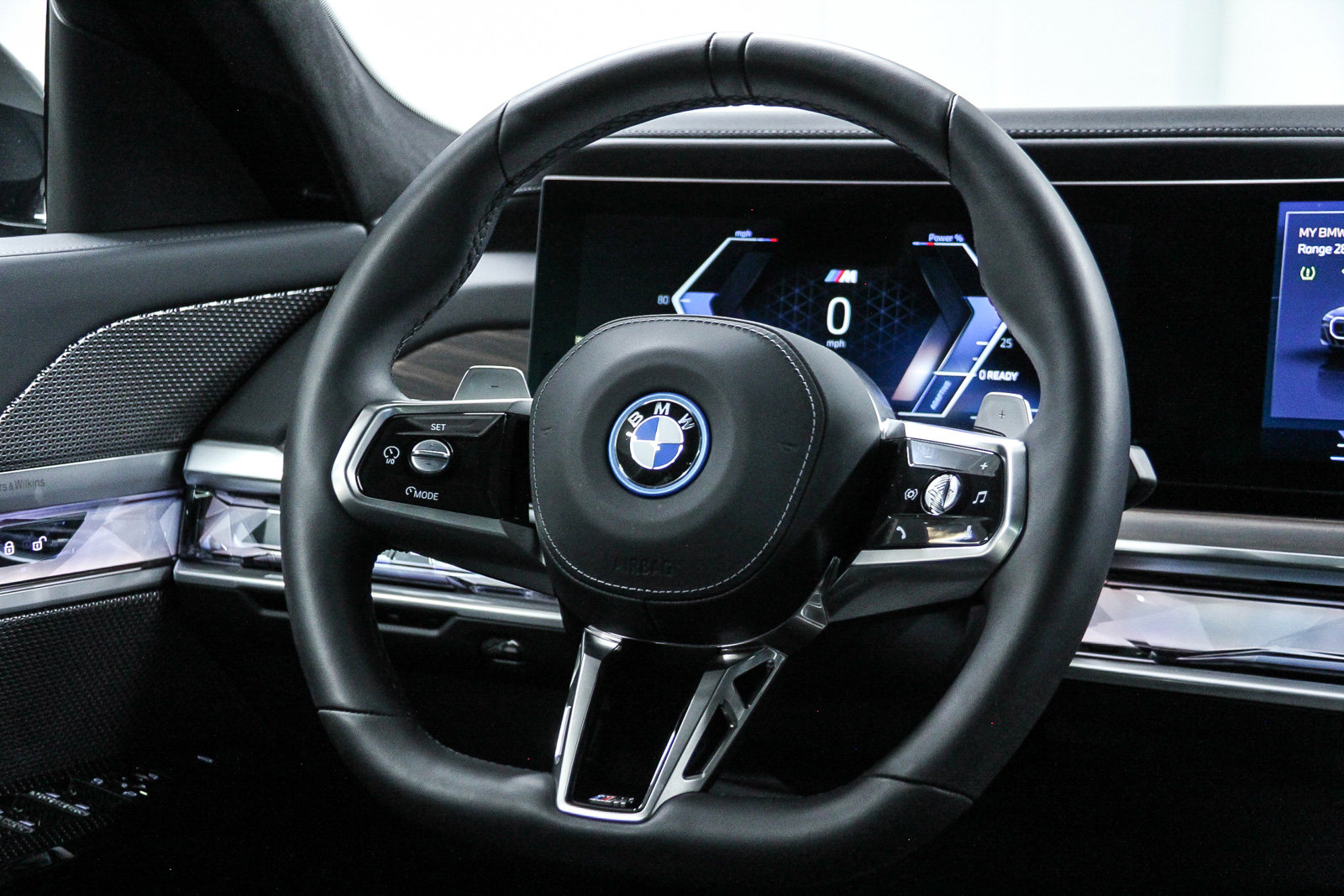 Used 2026 BMW 750e xDrive AWD/4WD image 16