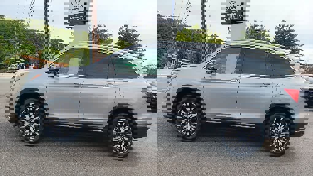 Used 2022 Honda Pilot Touring image 2