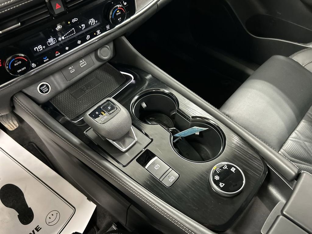 Used 2023 Nissan Rogue Platinum w/ Platinum Premium Package image 18
