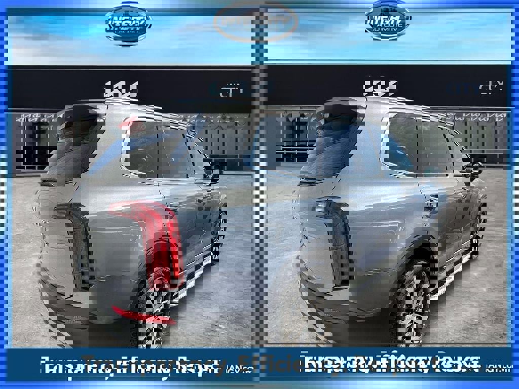 Certified 2022 Kia Telluride S image 2