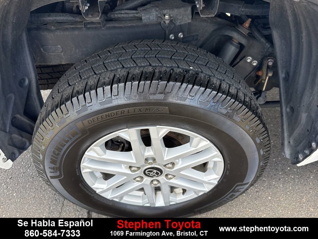 Used 2022 Toyota Tundra SR5 w/ SR5 Premium Package image 9