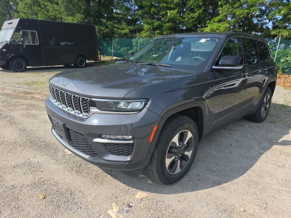 Used 2023 Jeep Grand Cherokee 4WD 4xe image 2