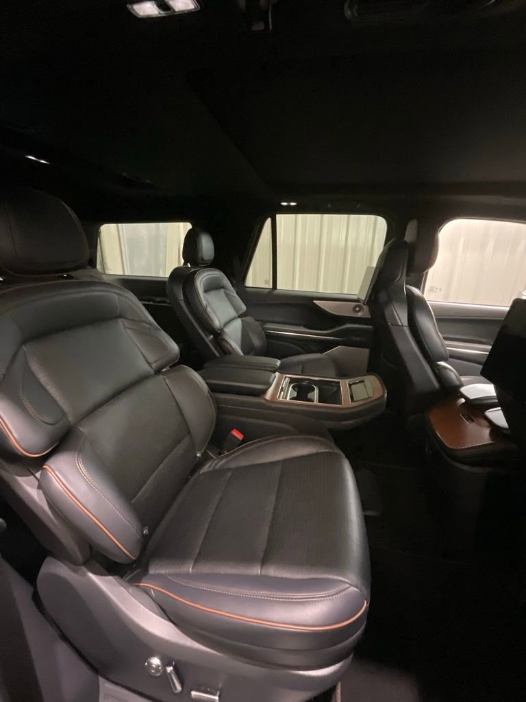 Used 2025 Lincoln Navigator Black Label image 14