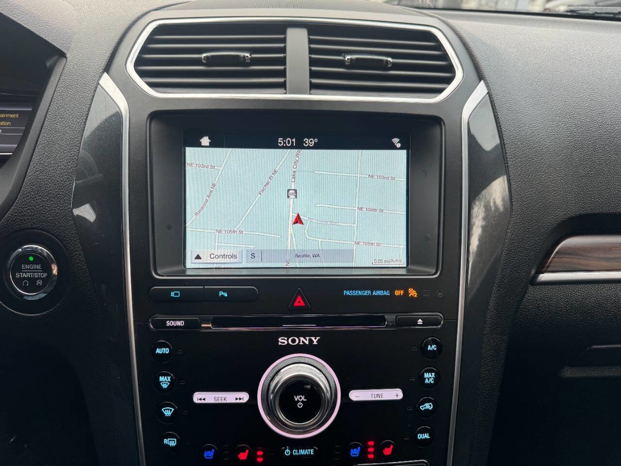 Used 2018 Ford Explorer Limited image 24