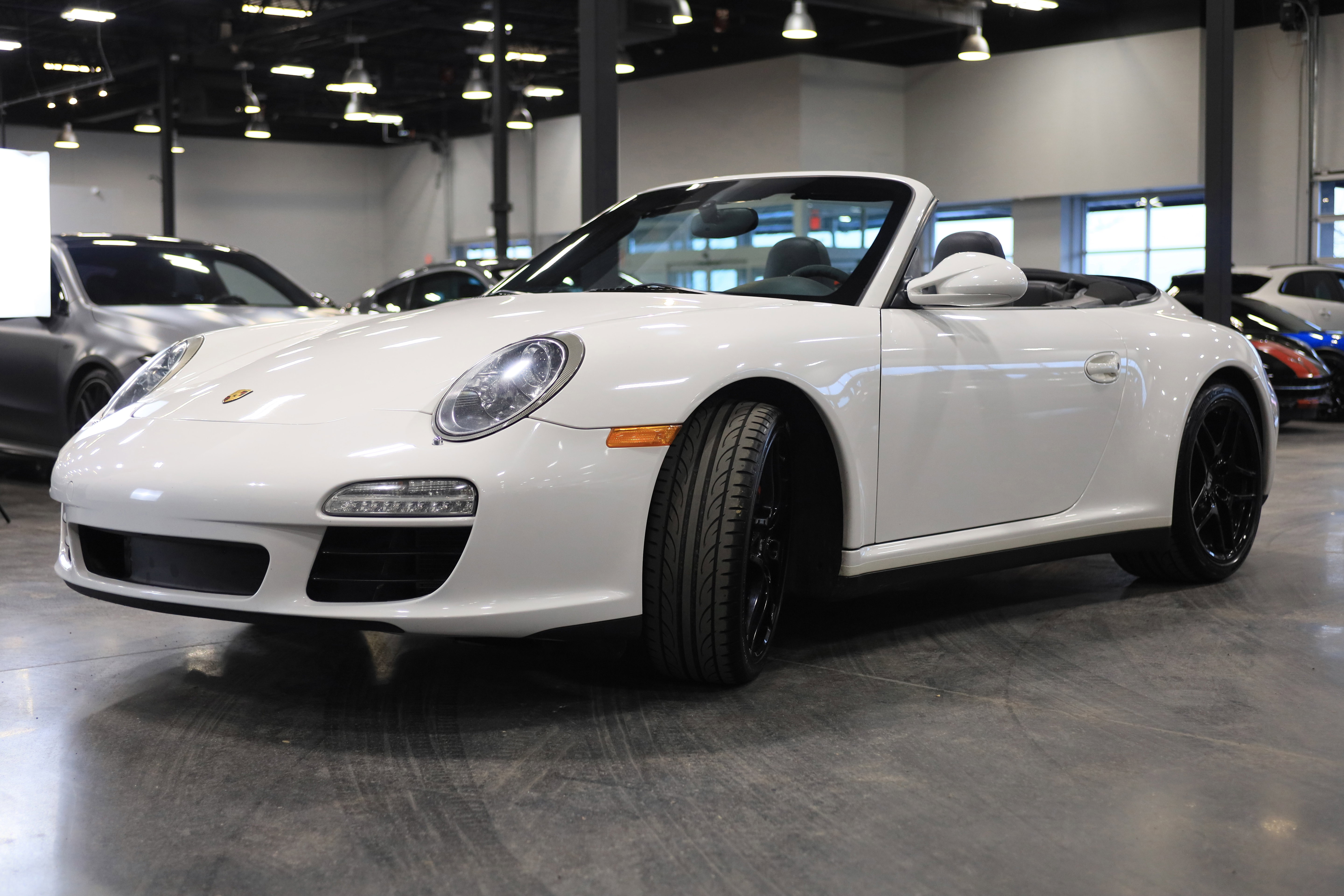 Used 2010 Porsche 911 Carrera 4S image 3