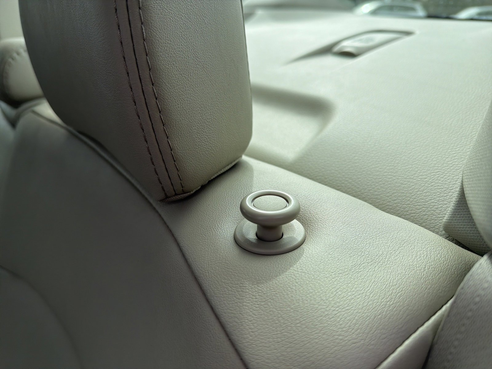 Used 2016 Subaru Impreza 2.0i Limited image 47