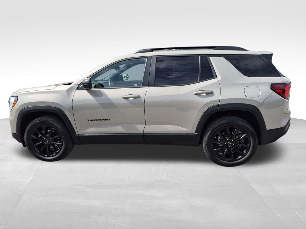 Used 2026 GMC Terrain Elevation w/ Elevation Premium Package image 3