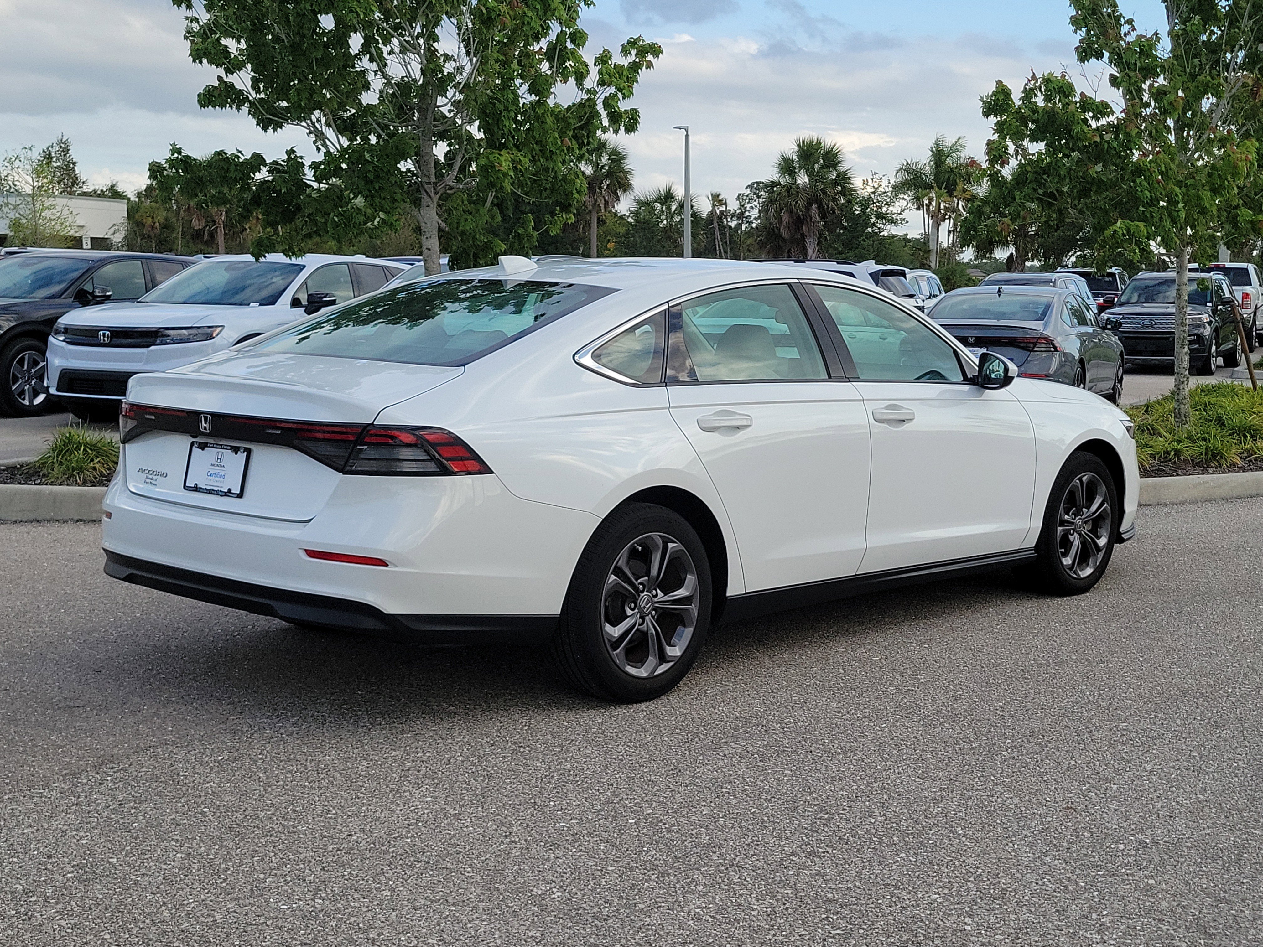Used 2023 Honda Accord EX image 4