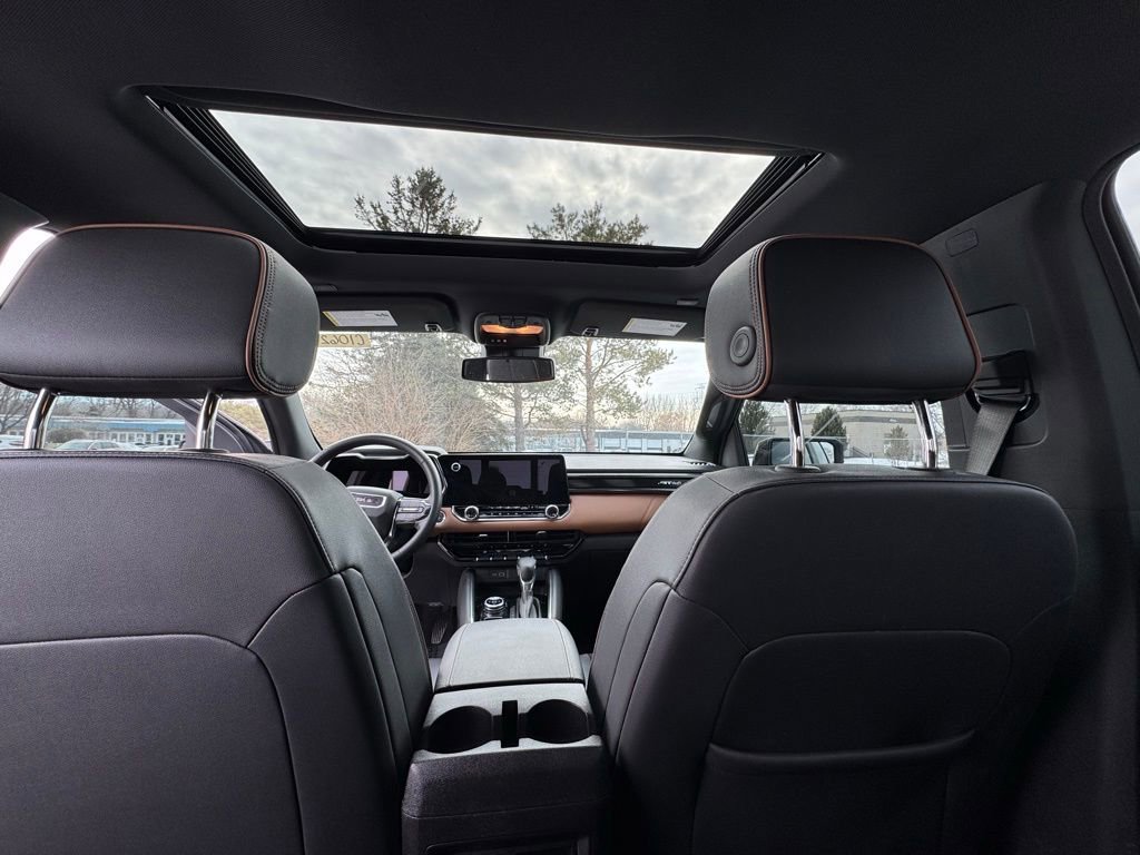 Used 2024 GMC Canyon AT4 w/ Technology Package image 35