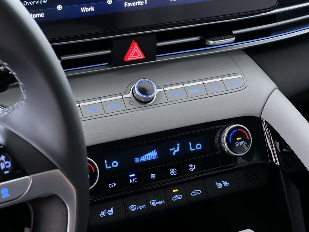 New 2025 Hyundai Elantra Limited image 20