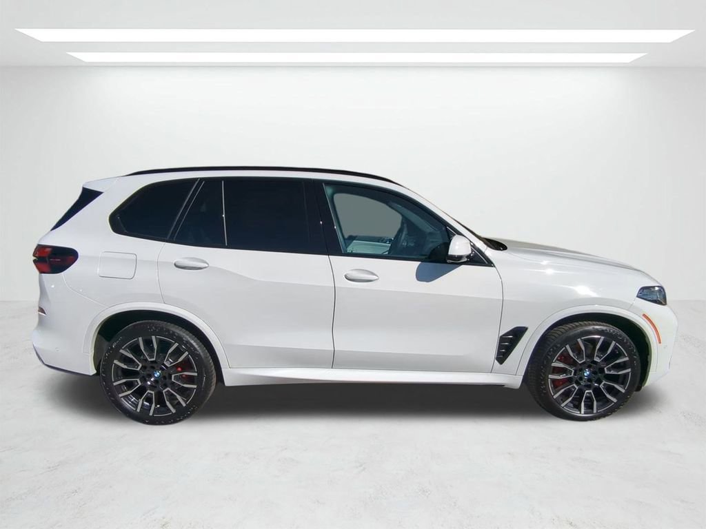 New 2026 BMW X5 xDrive40i w/ M Sport Package image 3