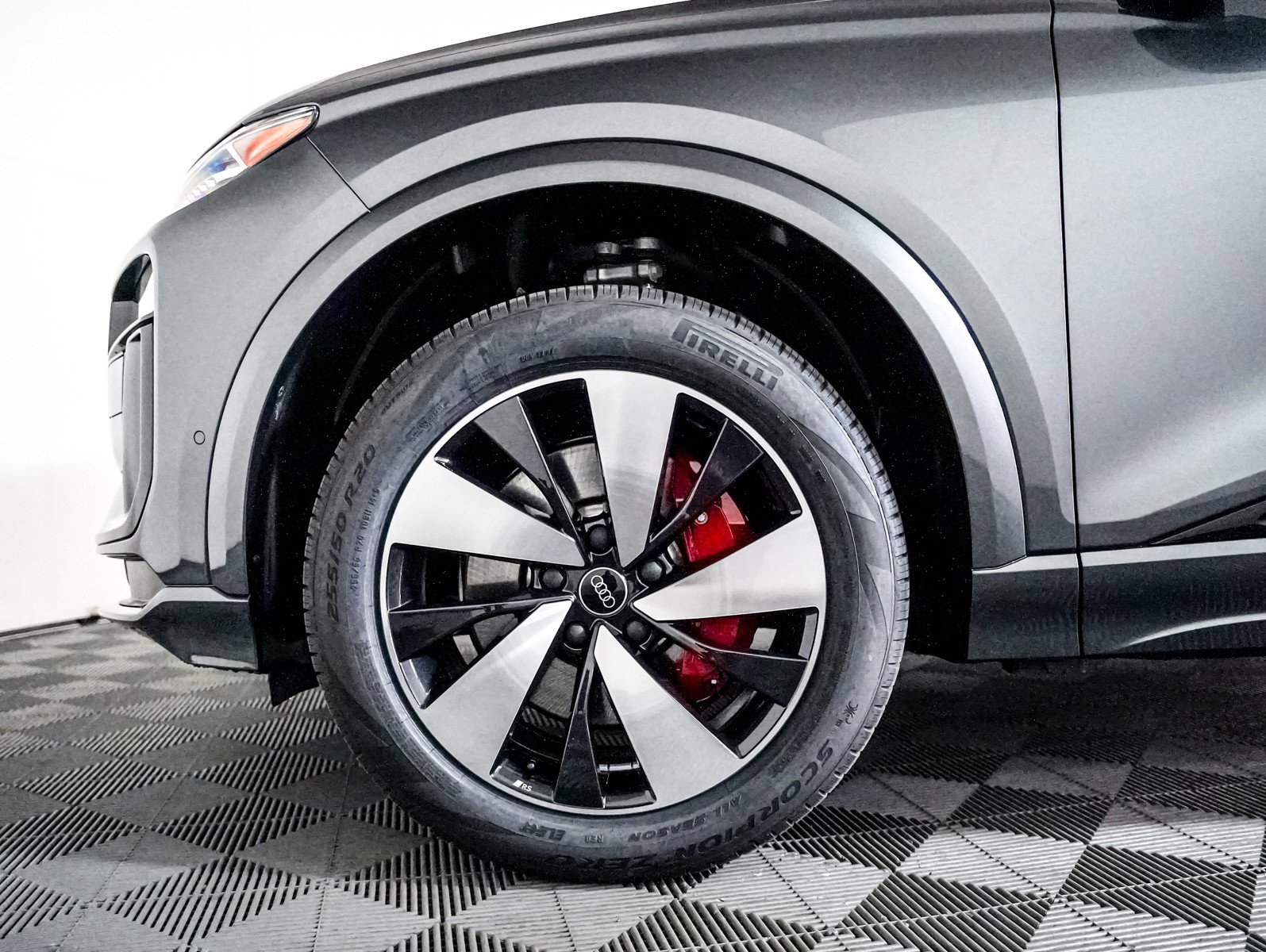 New 2025 Audi SQ6 e-tron Premium Plus image 6