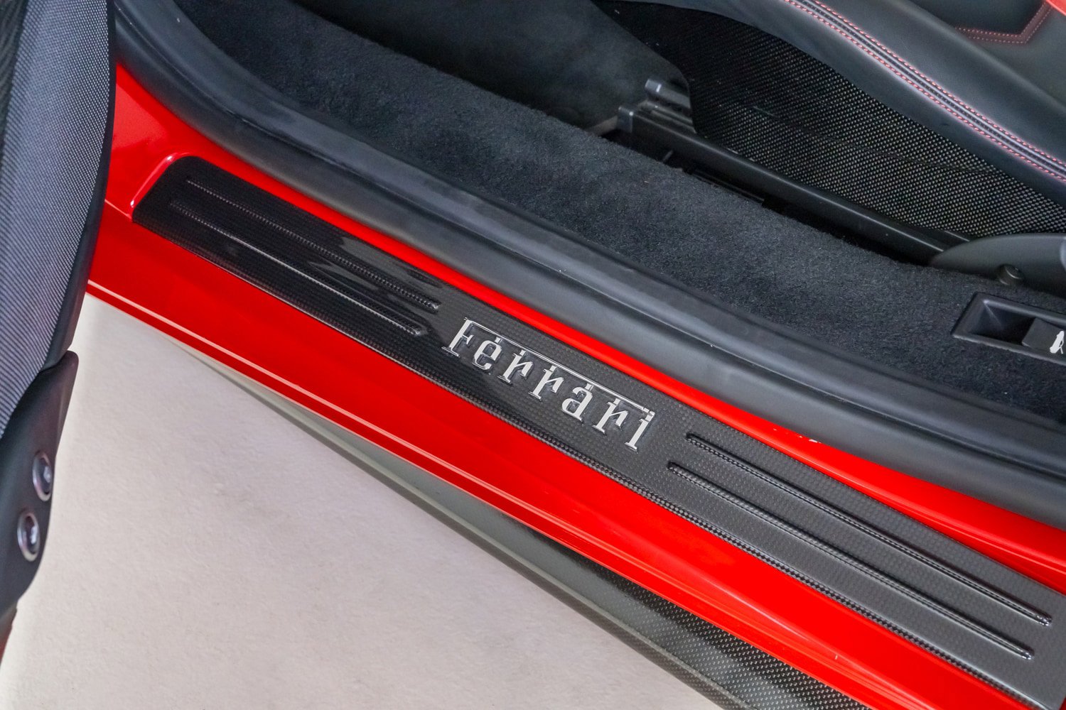 Used 2018 Ferrari 488 GTB RWD image 22