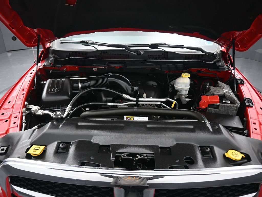 Used 2018 RAM 1500 Classic SLT AWD/4WD image 46