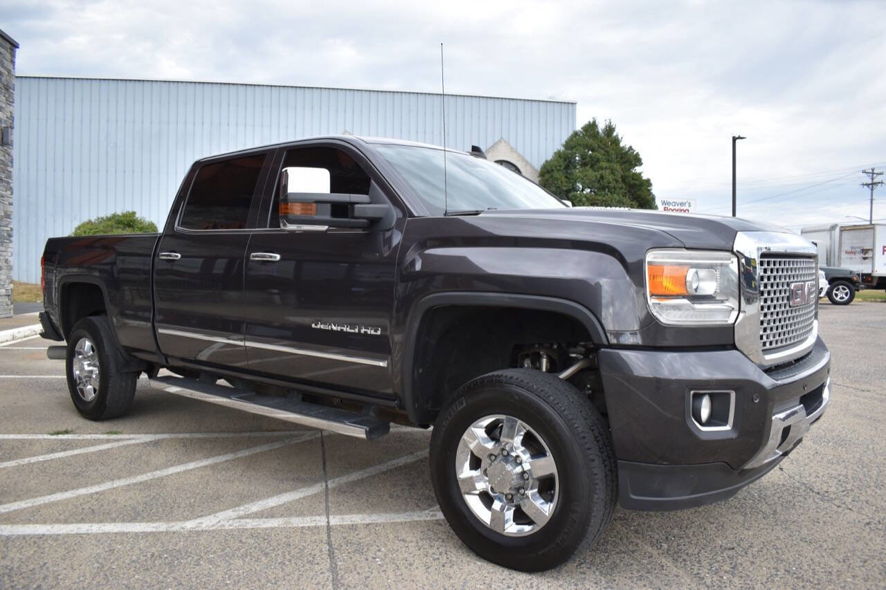 Used 2015 GMC Sierra 3500 Denali w/ Duramax Plus Package image 8