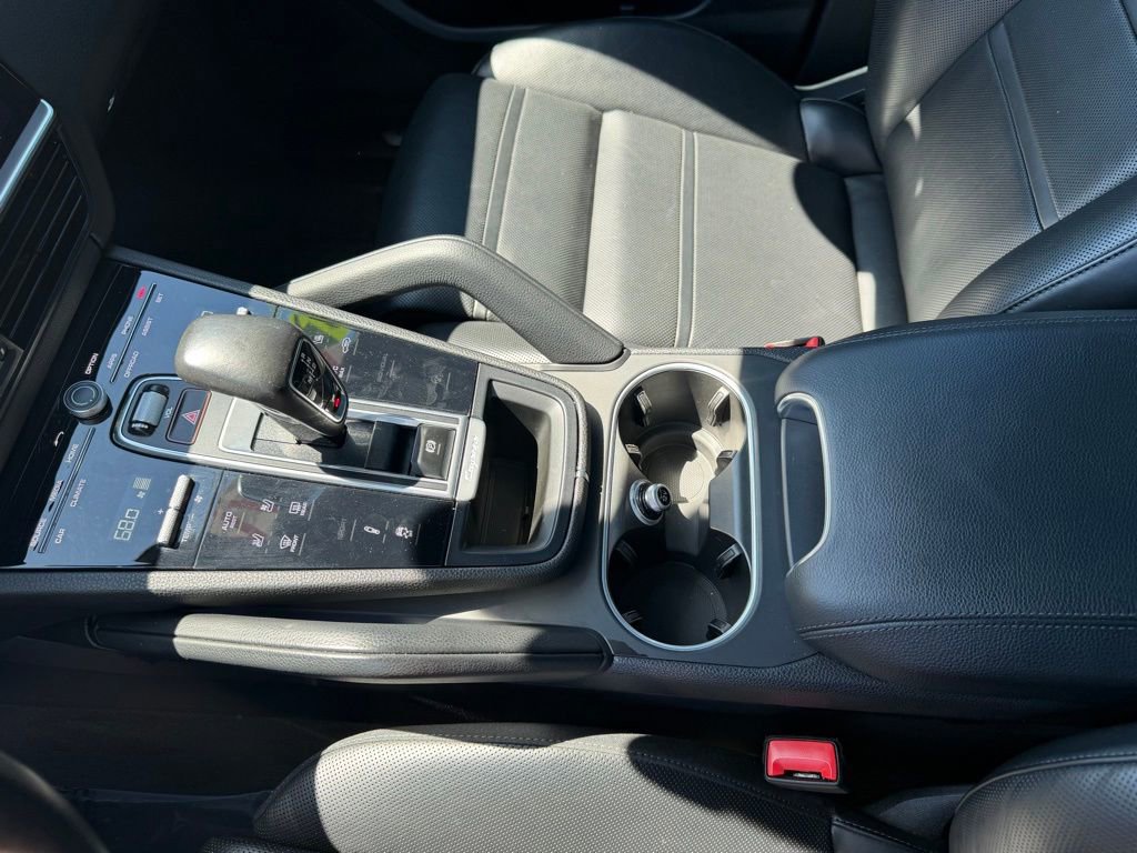 Used 2022 Porsche Cayenne S Platinum image 24