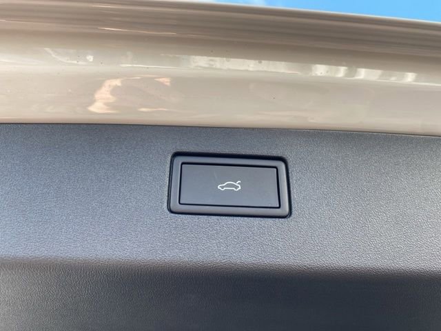 New 2026 Volkswagen Tiguan SE R-Line image 57