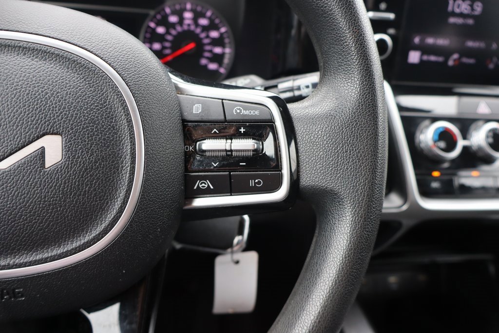 Used 2022 Kia Sorento LX image 7