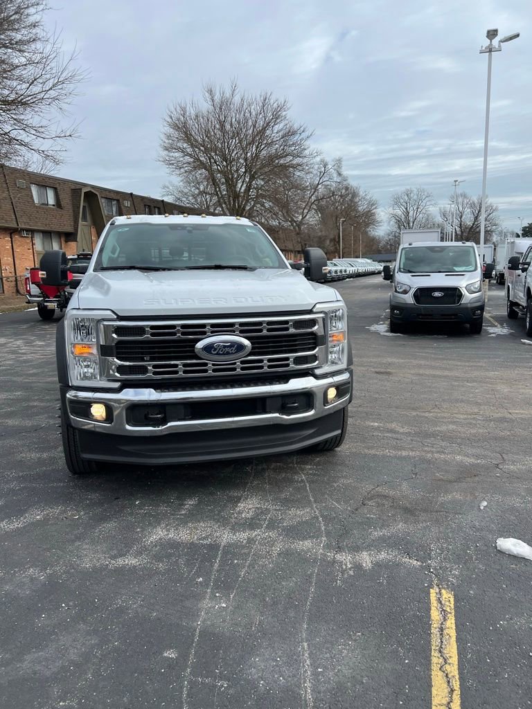 New 2026 Ford F550 4x4 Crew Cab image 2