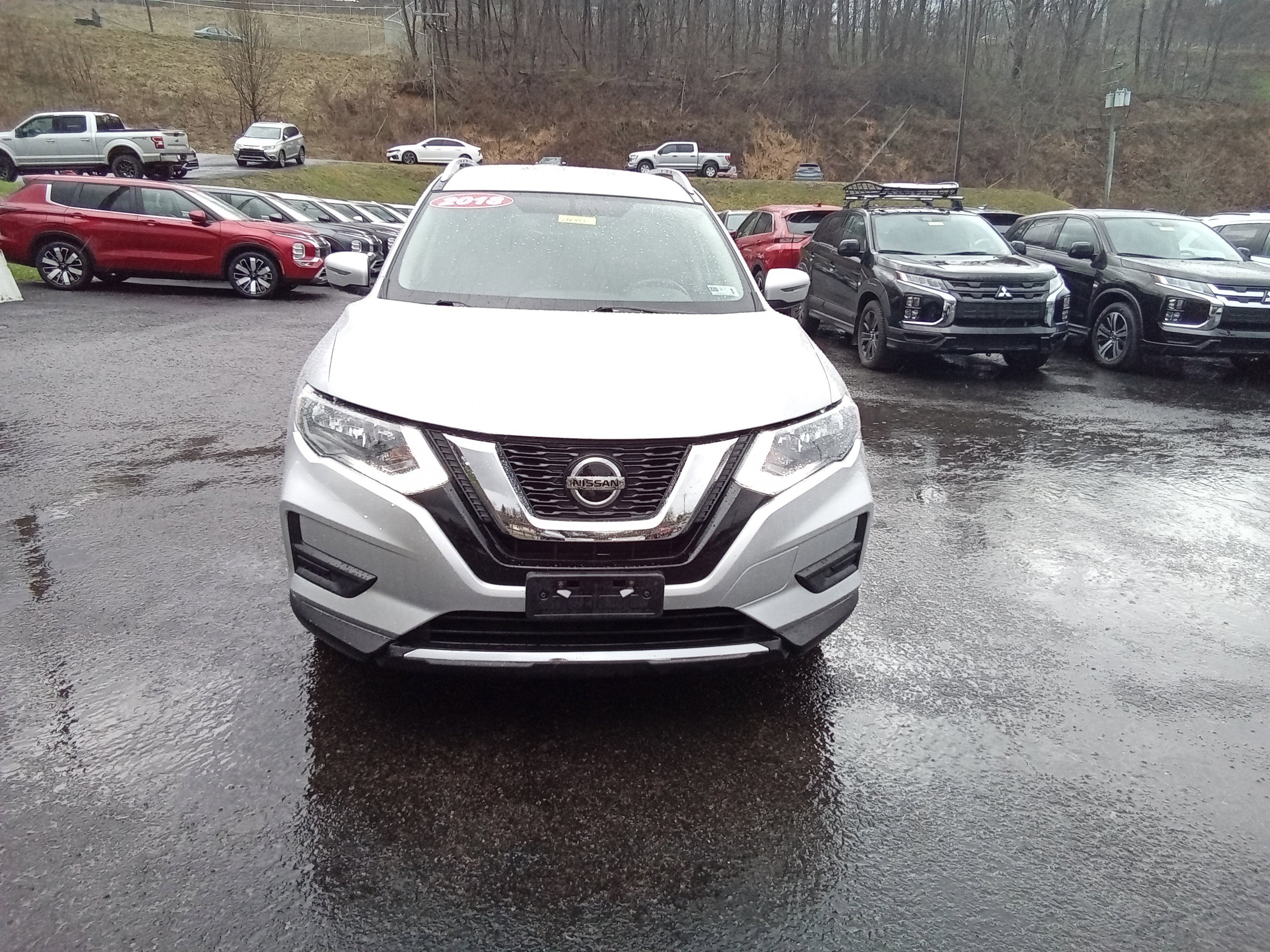 Used 2018 Nissan Rogue SV image 9