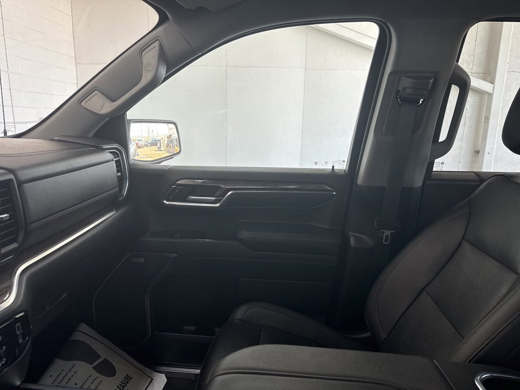 Used 2023 Chevrolet Silverado 1500 LTZ image 34