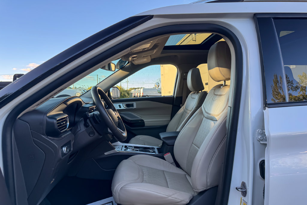 Certified 2021 Ford Explorer Platinum w/ Equipment Group 601A AWD/4WD image 28