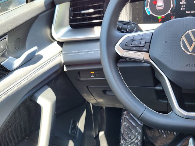 New 2026 Volkswagen Tiguan SE AWD/4WD image 24