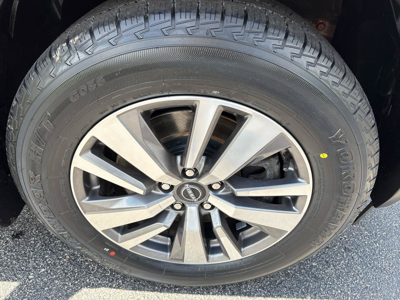 Used 2022 Nissan Pathfinder SL AWD/4WD image 12