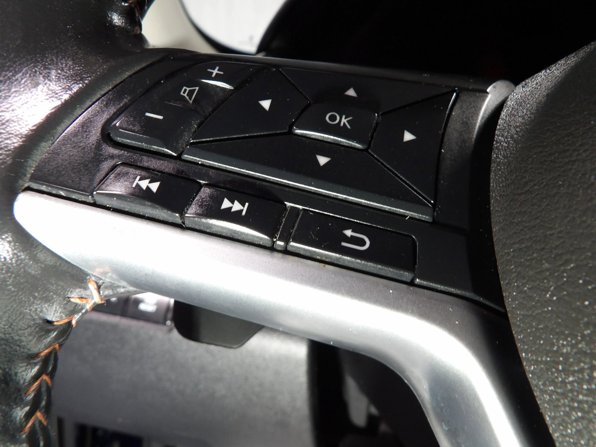 Used 2022 Nissan Altima 2.0 SR image 22