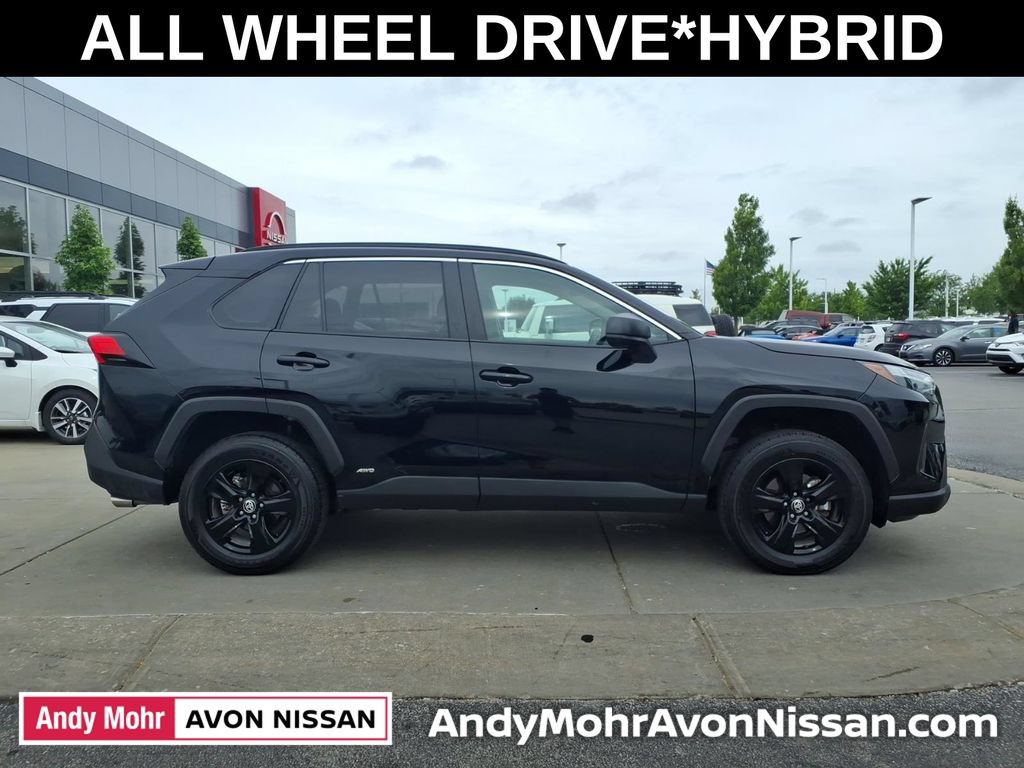 Used 2025 Toyota RAV4 LE AWD/4WD image 8