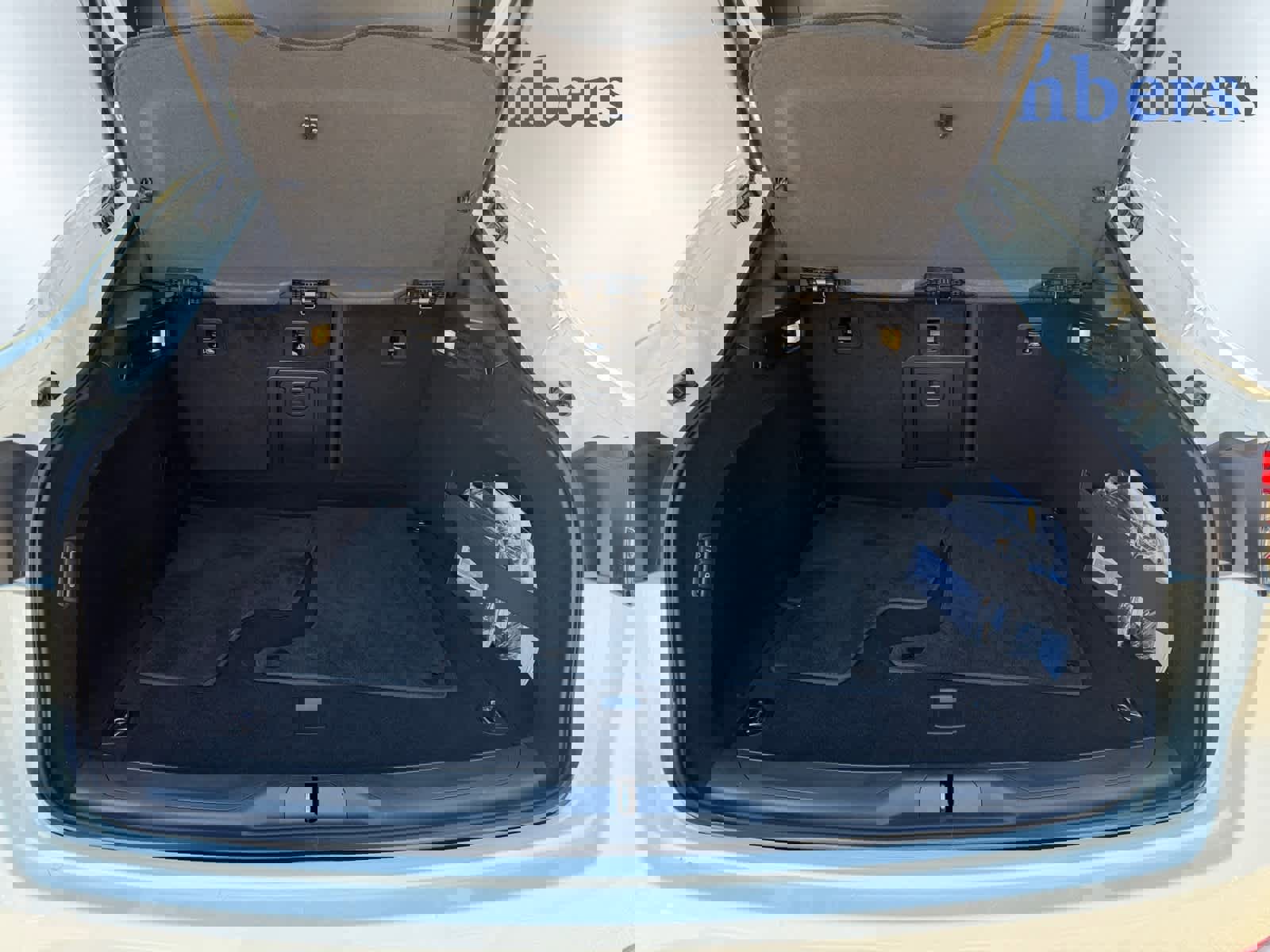 Used 2024 Maserati Levante GT Ultima image 8