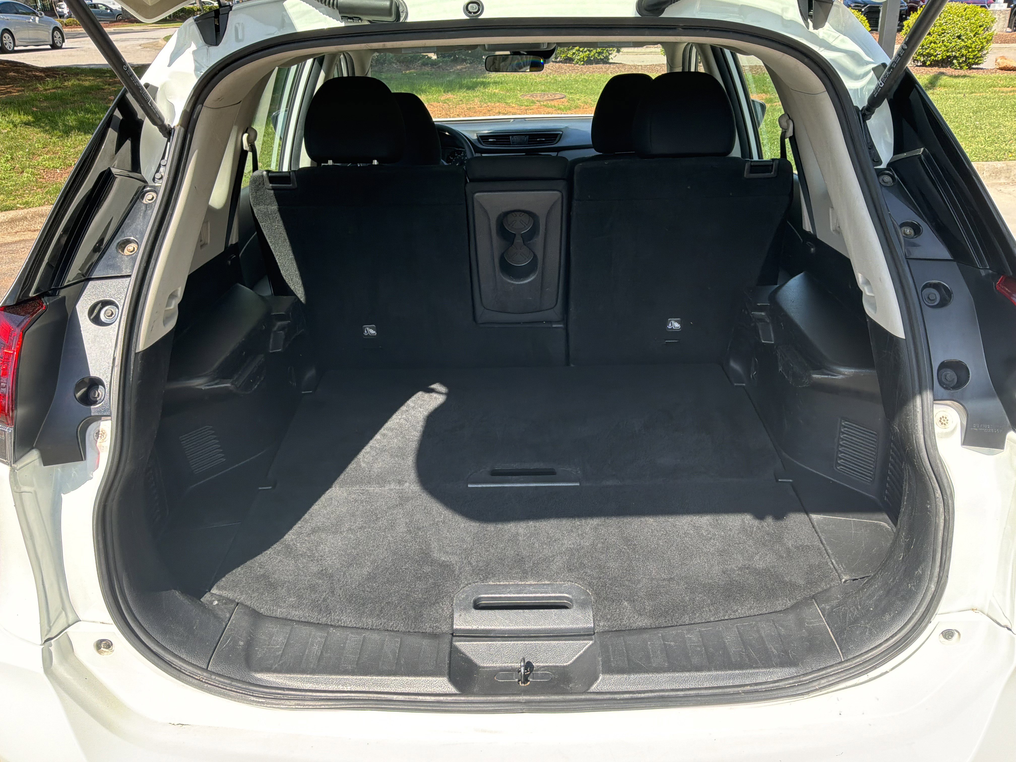 Used 2019 Nissan Rogue S image 35