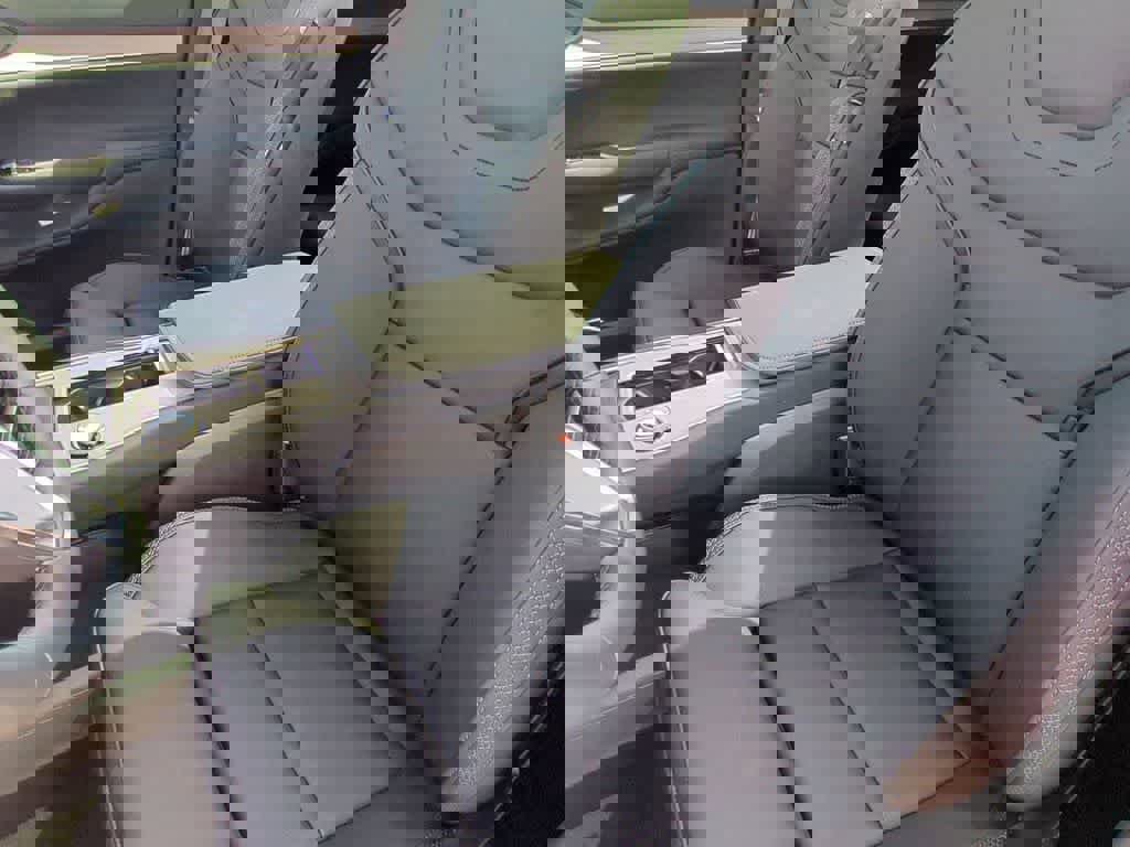 New 2025 Volvo EX90 Ultra w/ Protection Package Premier image 14