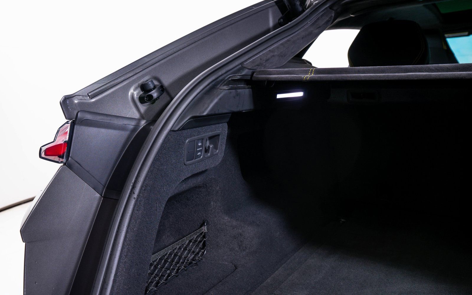 Used 2021 Lamborghini Urus image 21