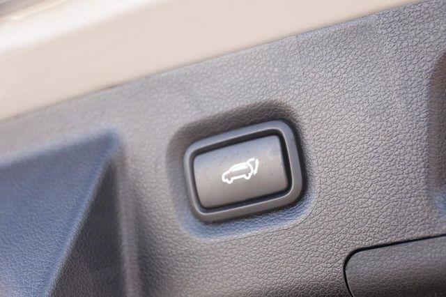 Used 2023 Hyundai Santa Fe SEL image 8