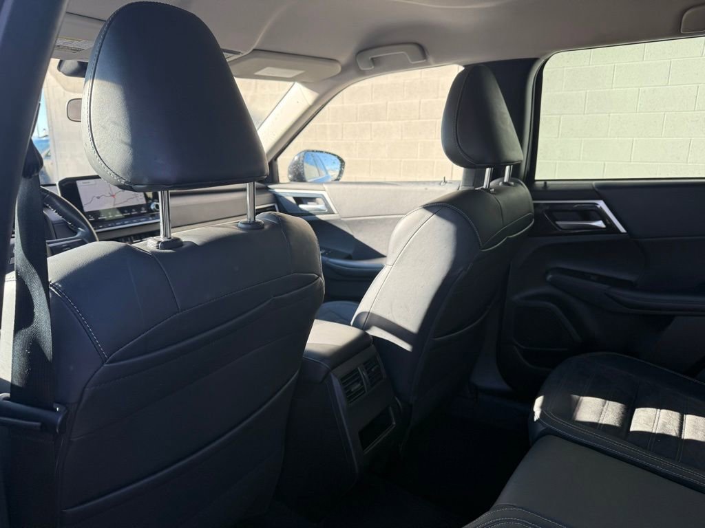 Used 2023 Mitsubishi Outlander SE image 21