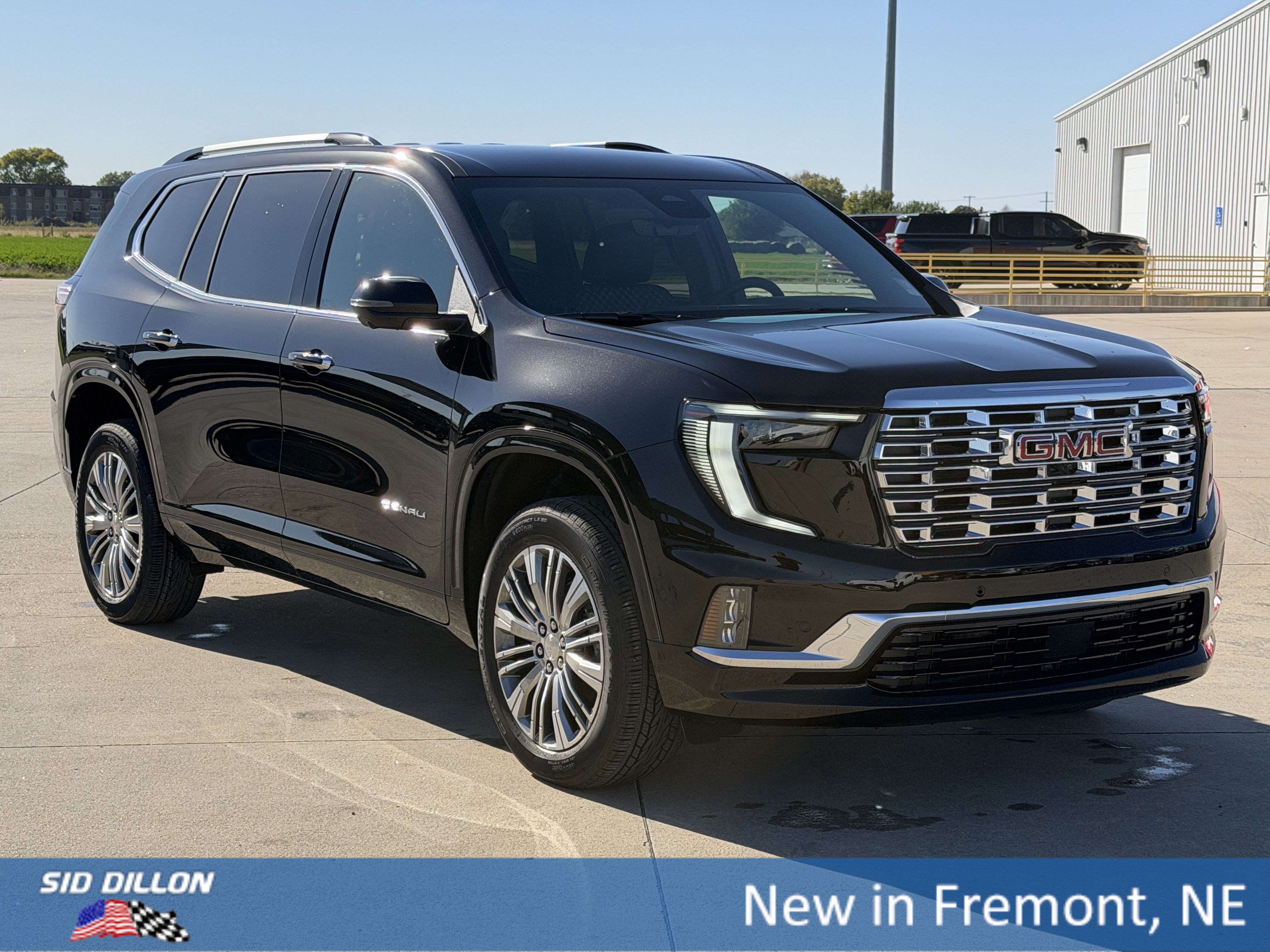 New 2027 GMC Acadia Denali w/ LPO, Floor Liner Package AWD/4WD image 2