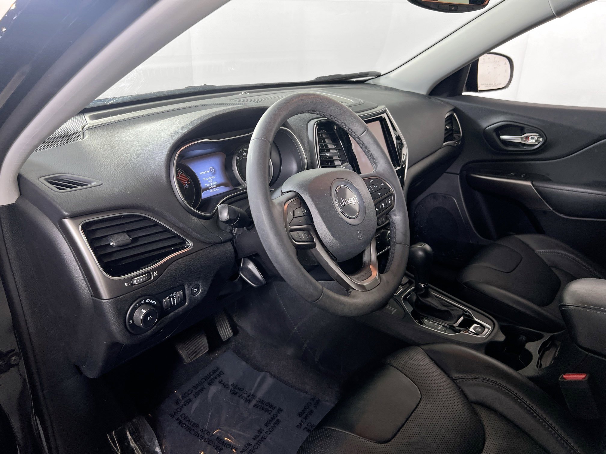 Used 2022 Jeep Cherokee Limited w/ Mopar Interior Package image 9