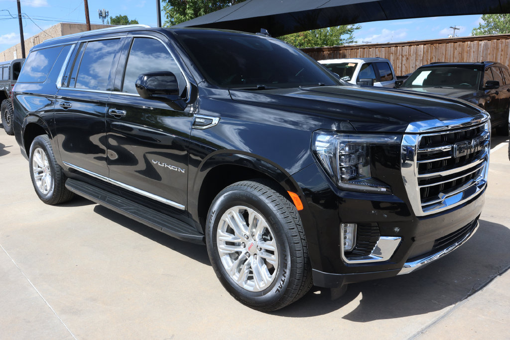 Used 2023 GMC Yukon XL SLT AWD/4WD image 3